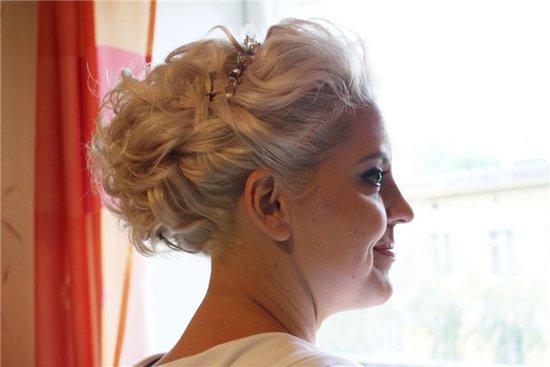 Прическа на короткие волосы на свадьбу для мамы жениха фото короткие