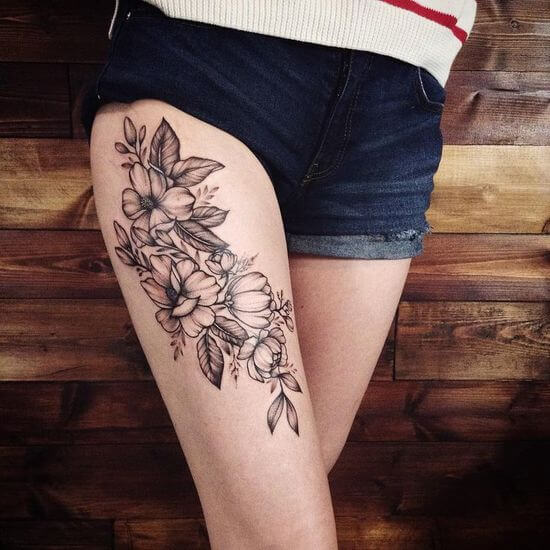 Эскизы татуировок для девушек на бедре