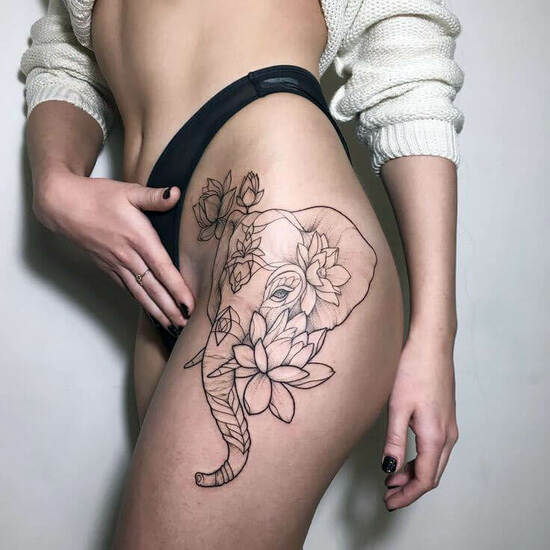 Эскизы татуировок для девушек на бедре