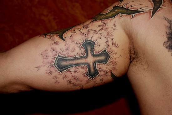 Значение тату крест для девушек